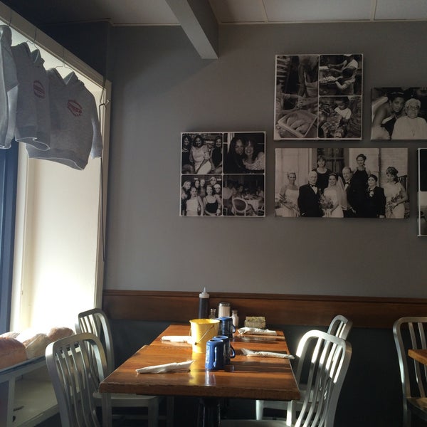 2/23/2015にMariがNeighborhood Restaurantで撮った写真