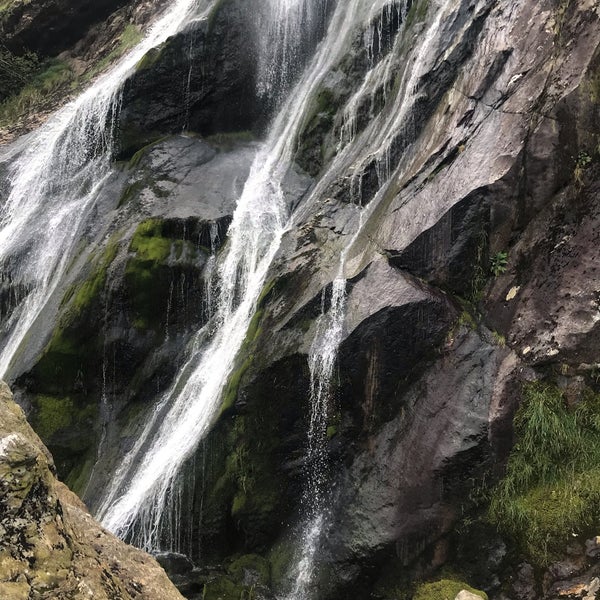 รูปภาพถ่ายที่ Powerscourt Waterfall โดย Rachel P. เมื่อ 6/1/2019