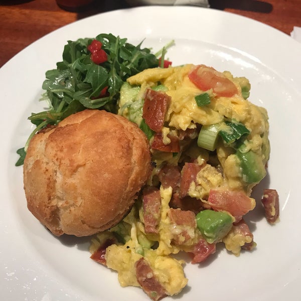 I got the biscuit special with scrambled eggs, andouille sausage, tomato and avocado... sooo delicious 🤤