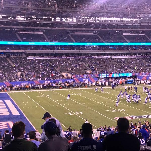 รูปภาพถ่ายที่ MetLife Stadium โดย Alexa S. เมื่อ 9/19/2017