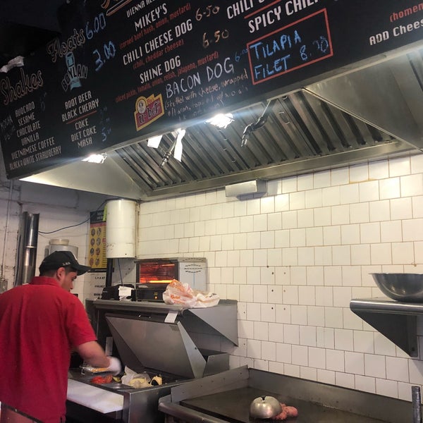 4/18/2018 tarihinde Alexa S.ziyaretçi tarafından Mikey&#39;s Burger'de çekilen fotoğraf