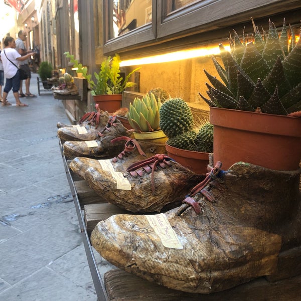 Maledetti Toscani Shoe Store