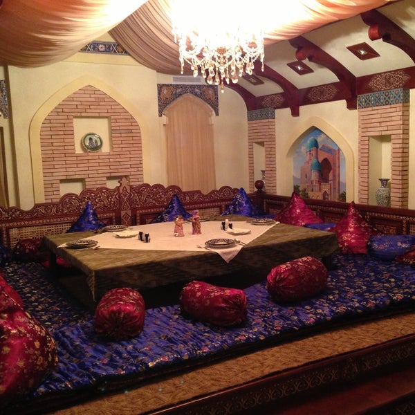 Das Foto wurde bei Restaurant &quot;Samarkand&quot; von Yulia P. am 5/5/2013 aufgenommen