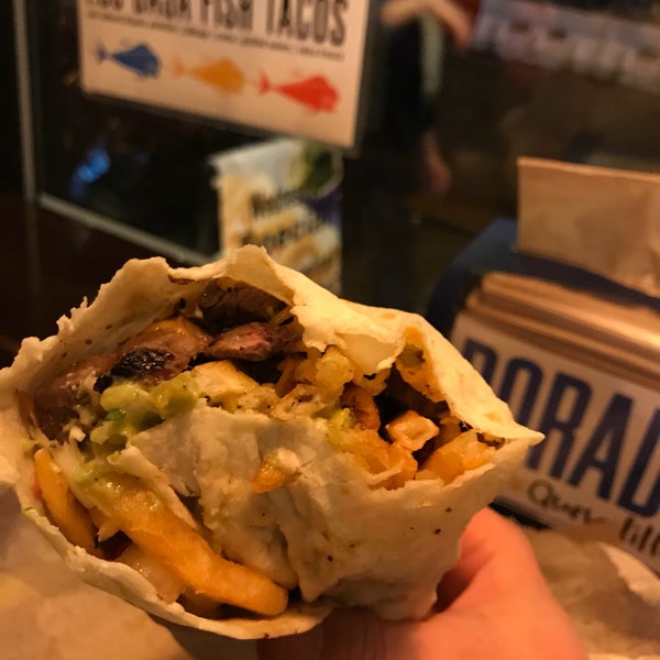 Foto scattata a Dorado Tacos da Andrew H. il 5/3/2018