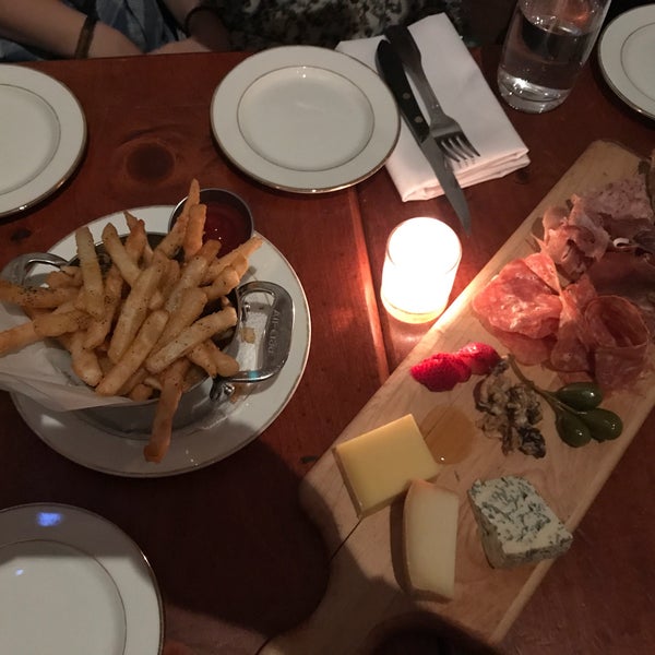 Overall good ambience and good date spot. The food is decently priced for a casual French restaurant. Recommend the selection of cheese and charcuterie, or the truffle fries.