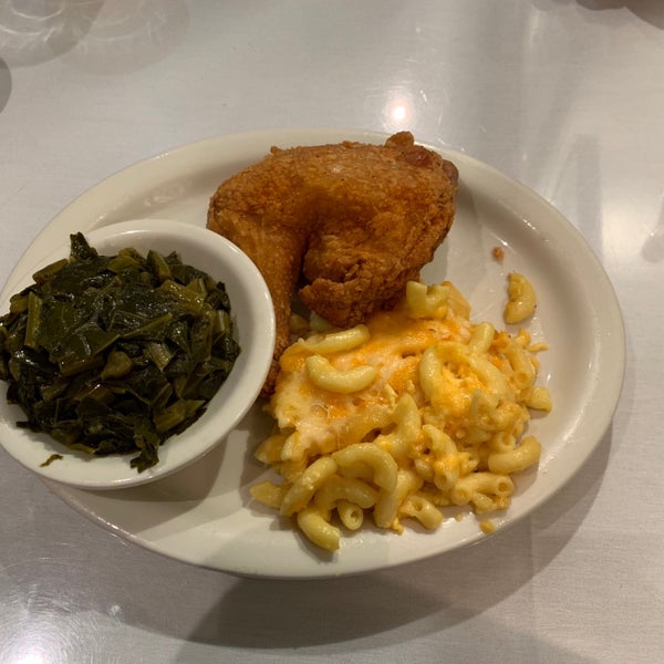 Das Foto wurde bei Sylvia&#39;s Restaurant von Andrew H. am 1/21/2019 aufgenommen
