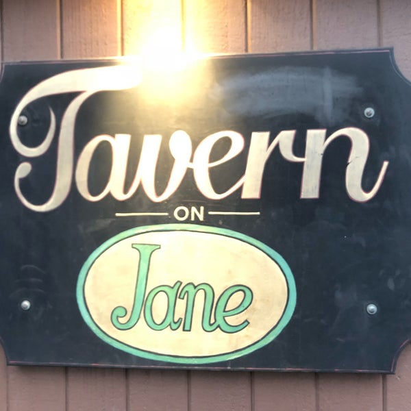 10/6/2018 tarihinde Jacqueline T.ziyaretçi tarafından Tavern on Jane'de çekilen fotoğraf