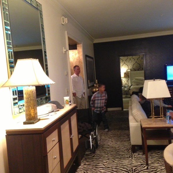 Das Foto wurde bei Loews New Orleans Hotel von Liz H. am 3/26/2013 aufgenommen