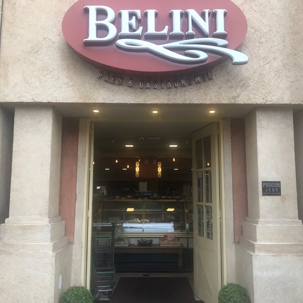รูปภาพถ่ายที่ Belini Pães e Gastronomia โดย Rogerio M. เมื่อ 10/15/2018