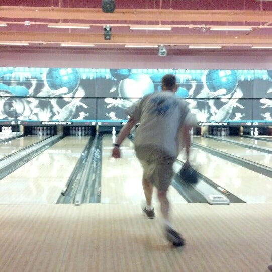 Photo taken at Sempeck&#39;s Bowling &amp; Entertainment by Monika G. on 10/4/2013