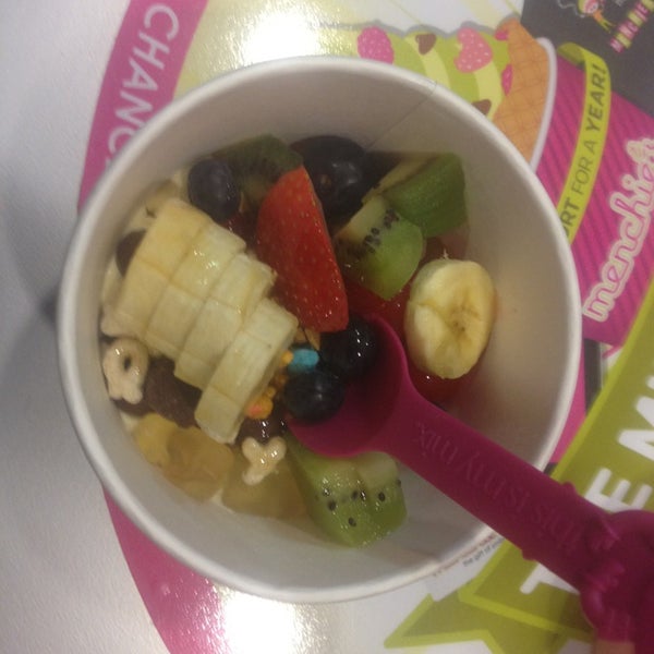 Menchie's Frozen Yogurt Frozen Yogurt Shop in Willoughby
