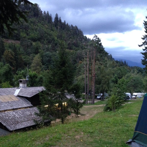 Foto diambil di Camping Bled oleh Gregory I. pada 8/26/2014