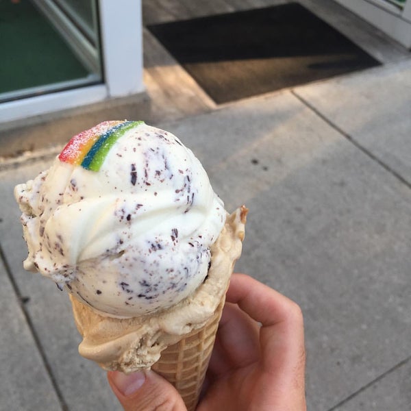 7/23/2016 tarihinde Bill S.ziyaretçi tarafından Cone Gourmet Ice Cream'de çekilen fotoğraf
