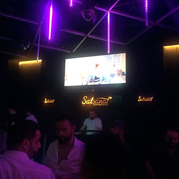 Foto diambil di Salsanat Club oleh Ömer pada 6/12/2019