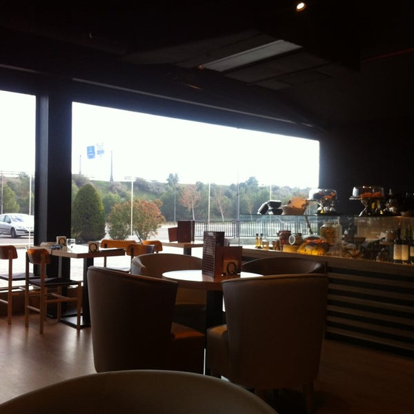 Mas q. Mas q. Muchos mas ресторан. Максима горького 78 новосибирск. Кафе трокадеро.