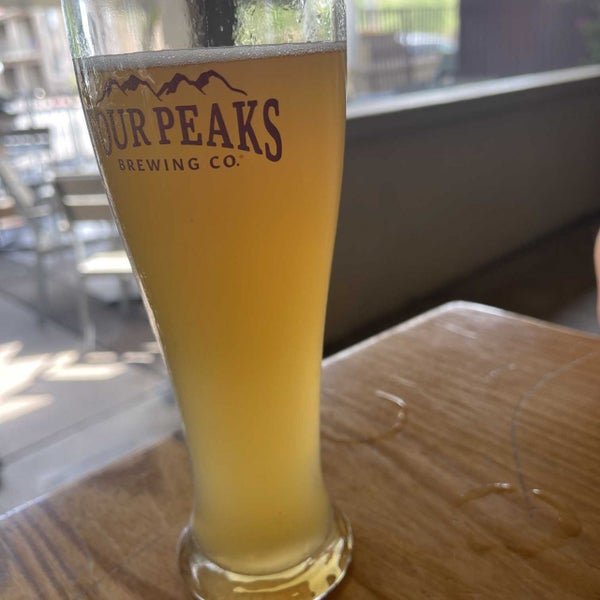 Foto tirada no(a) Four Peaks Brewing Company por Evandro M. em 6/18/2022