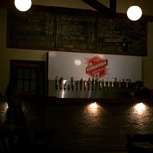 2/7/2015 tarihinde Evandro M.ziyaretçi tarafından A Varanda Beer House'de çekilen fotoğraf