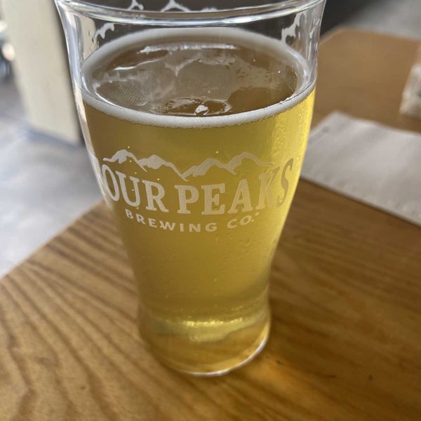 Photo taken at Four Peaks Brewing Company by Evandro M. on 6/18/2022