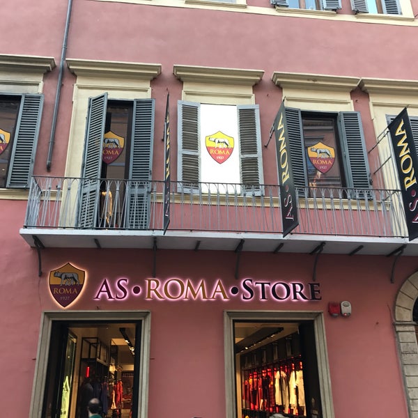 Магазин романи. Сант Эустакио Рим кафе. ROM Store. ROM Store фото. Chez Roman магазин.