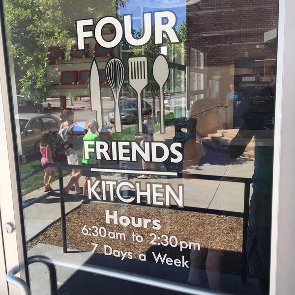 Foto tirada no(a) Four Friends Kitchen por Jim K. em 8/1/2015
