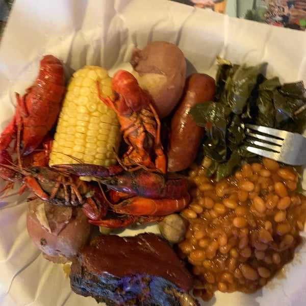 With a great staff comes great service. This along with the NOLA atmosphere and vibe delivers a great experience. Oh and by the way the food ties the overall authenticity together 🍻🍸🦐⚜️