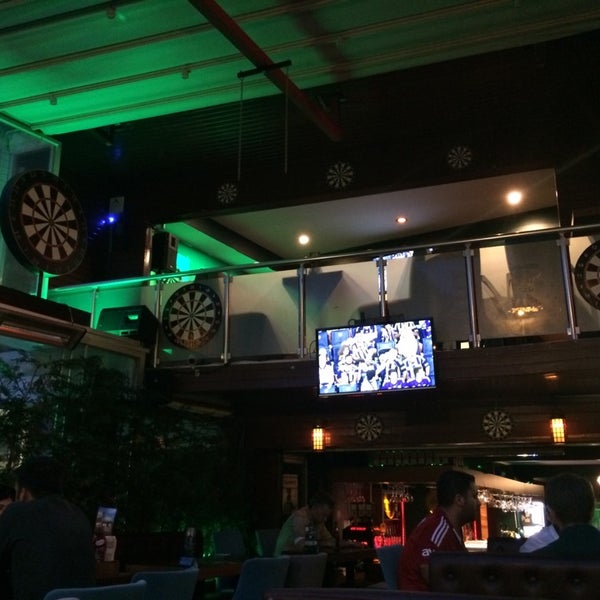 Foto scattata a Irish Pub Dart House da Bora G. il 8/8/2014