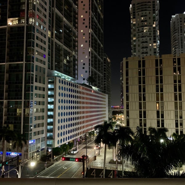 รูปภาพถ่ายที่ W Miami โดย Cherry O. เมื่อ 9/26/2020