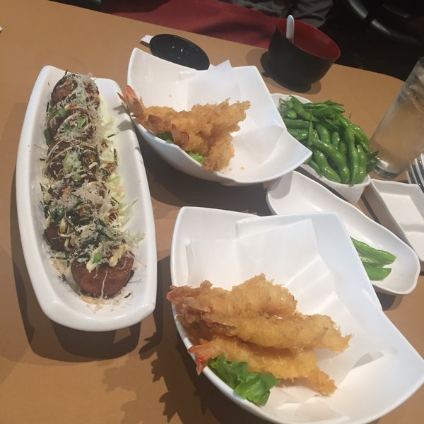 Photo taken at Mizu Sushi Bar &amp; Grill by Marie Christine on 5/21/2019