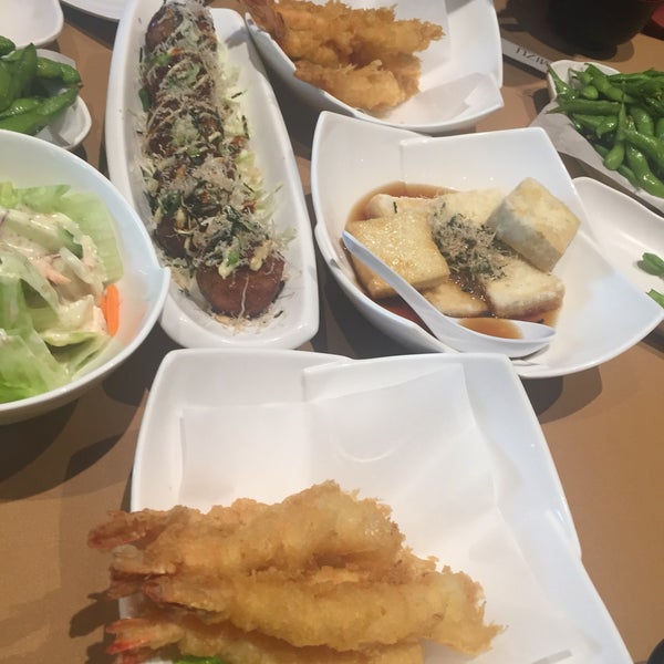 Photo taken at Mizu Sushi Bar &amp; Grill by Marie Christine on 5/21/2019