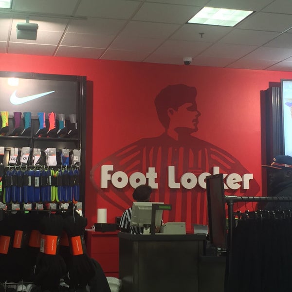 foot locker in the oak court mall