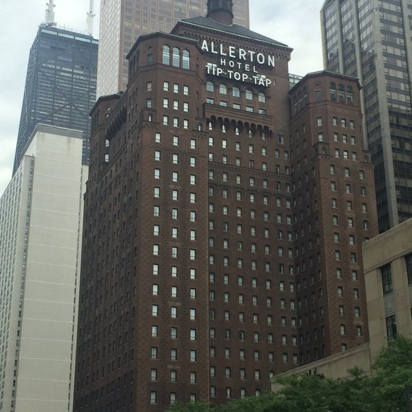 Foto scattata a Warwick Allerton Hotel Chicago da Anthony C. il 7/7/2016