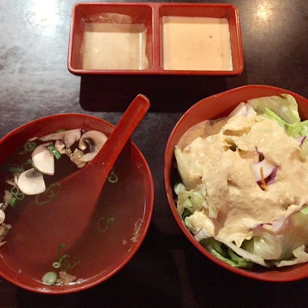 12/3/2018 tarihinde Anthony C.ziyaretçi tarafından Red Koi Japanese Cuisine'de çekilen fotoğraf