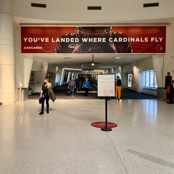 Снимок сделан в Louisville Muhammad Ali International Airport (SDF) пользователем Anthony C. 11/5/2021