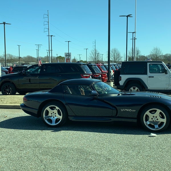 Landers Chrysler Dodge Jeep Car Dealership in Southaven
