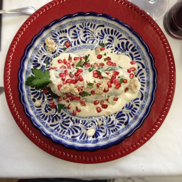 Foto diambil di Restaurante Nicos oleh Manuel T. pada 8/30/2014