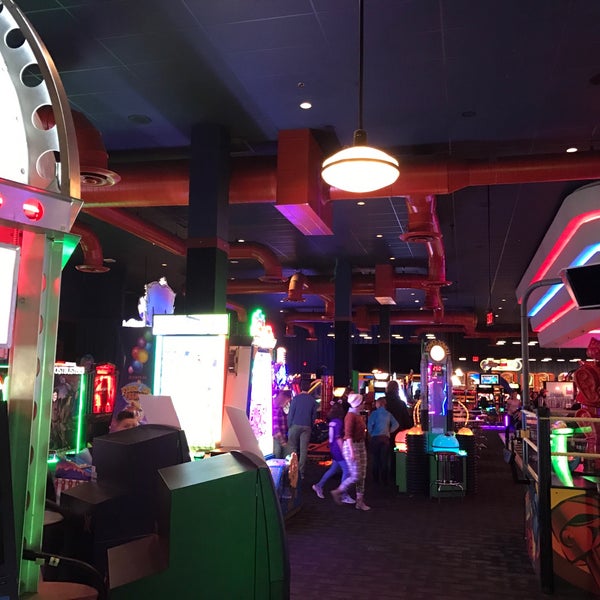 Photo taken at Dave &amp; Buster&#39;s by Ted B. on 12/31/2016