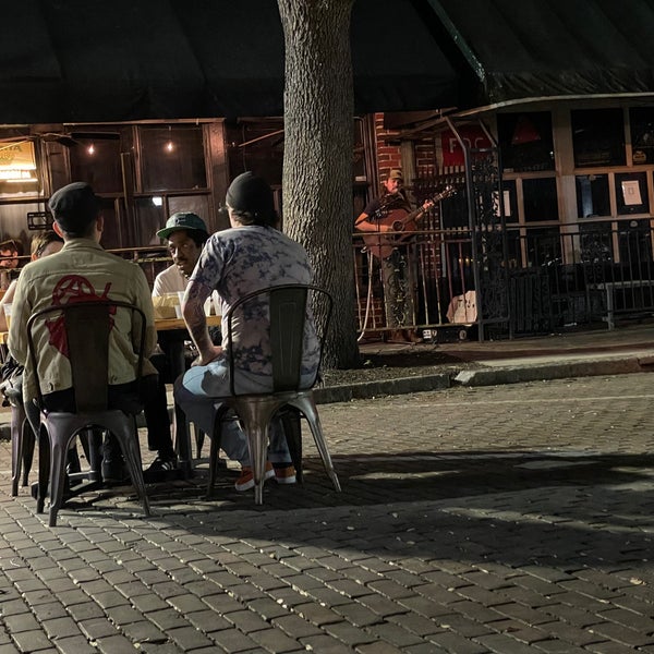 2/19/2021 tarihinde Ted B.ziyaretçi tarafından Loosey&#39;s Downtown'de çekilen fotoğraf