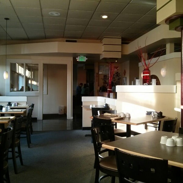 Photo taken at Uptown China Restaurant by Kennedy S. on 4/2/2014