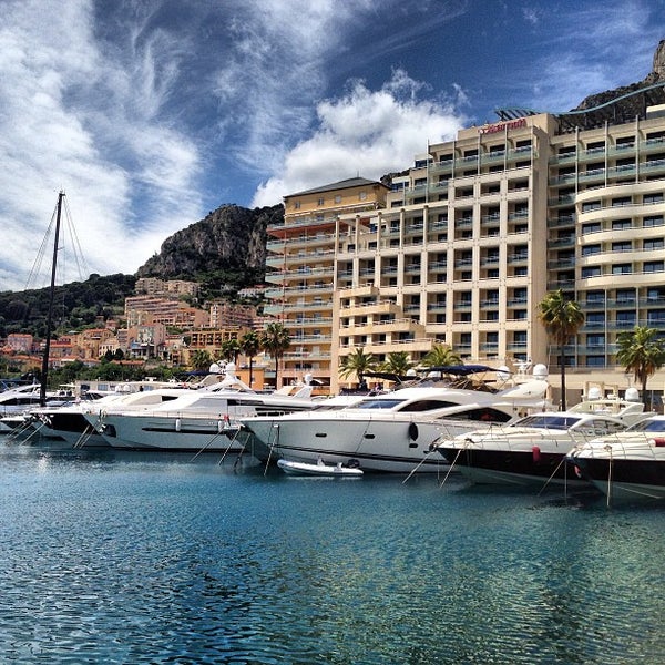 Foto tirada no(a) Riviera Marriott Hotel La Porte de Monaco por Oli N. em 5/24/2013