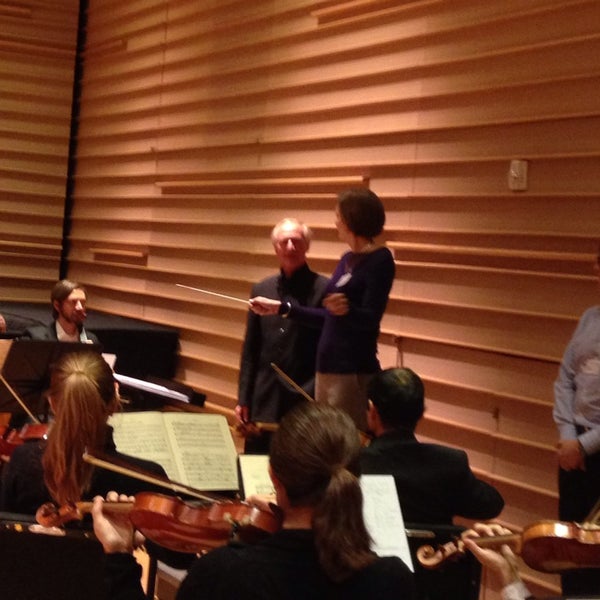 Foto scattata a DiMenna Center for Classical Music da Jim M. il 11/18/2014