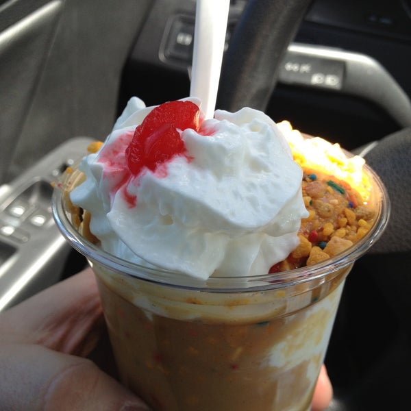 Dee's Dairy Bar Ice Cream Parlor