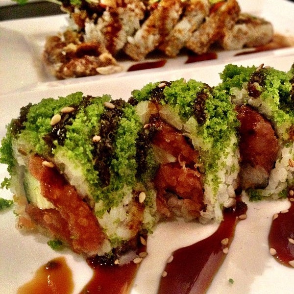 Foto tirada no(a) Oops! Sushi &amp; Sake Bar por Isabella K. em 10/16/2012