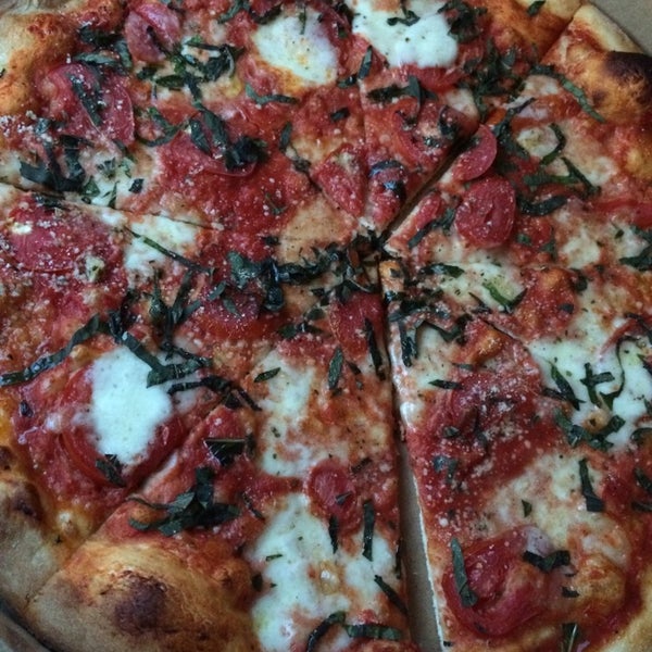 Das Foto wurde bei Rico&#39;s Pizzeria &amp; Pasta House von Miss V. am 7/25/2014 aufgenommen