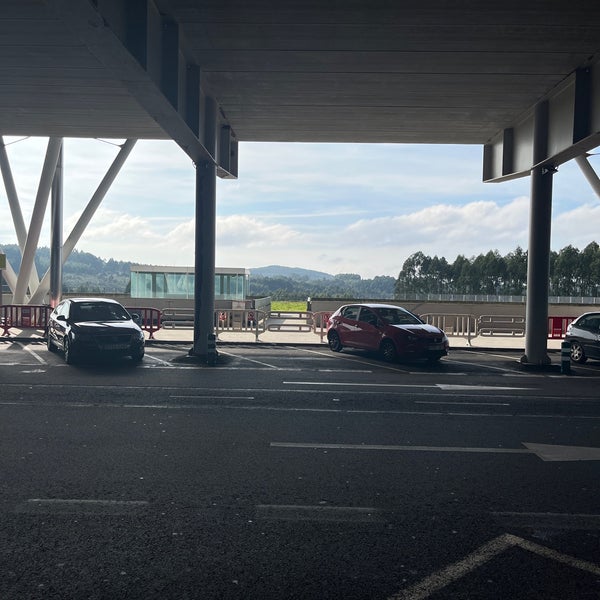 10/18/2021 tarihinde Alexander O.ziyaretçi tarafından Aeropuerto de Santiago de Compostela'de çekilen fotoğraf