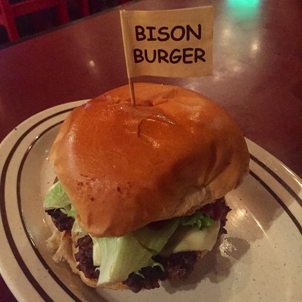 4/19/2015にRob W.がCG Burgersで撮った写真