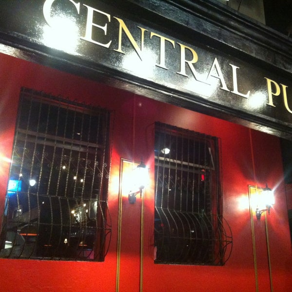 6/8/2013にMonica C.がCentral Pubで撮った写真