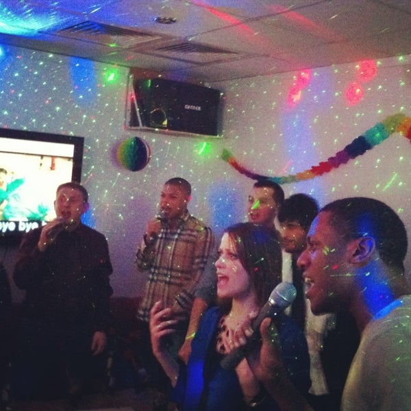 1/27/2013 tarihinde John S.ziyaretçi tarafından Lincoln Karaoke'de çekilen fotoğraf
