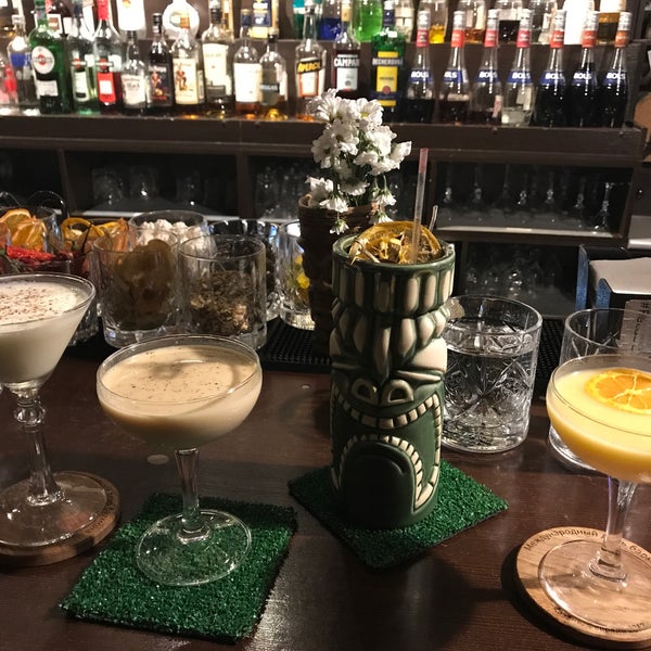 รูปภาพถ่ายที่ ReLab Cocktail Bar โดย Marina K. เมื่อ 4/23/2017
