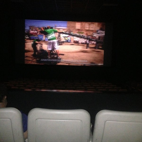 Regal Plymouth Meeting 1011 W. Ridge Pike'da fotoğraflar