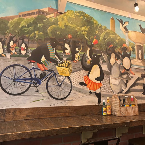 Excellent burrito 🌯 place! Great selection of salsa! Love the penguin 🐧 decor!
